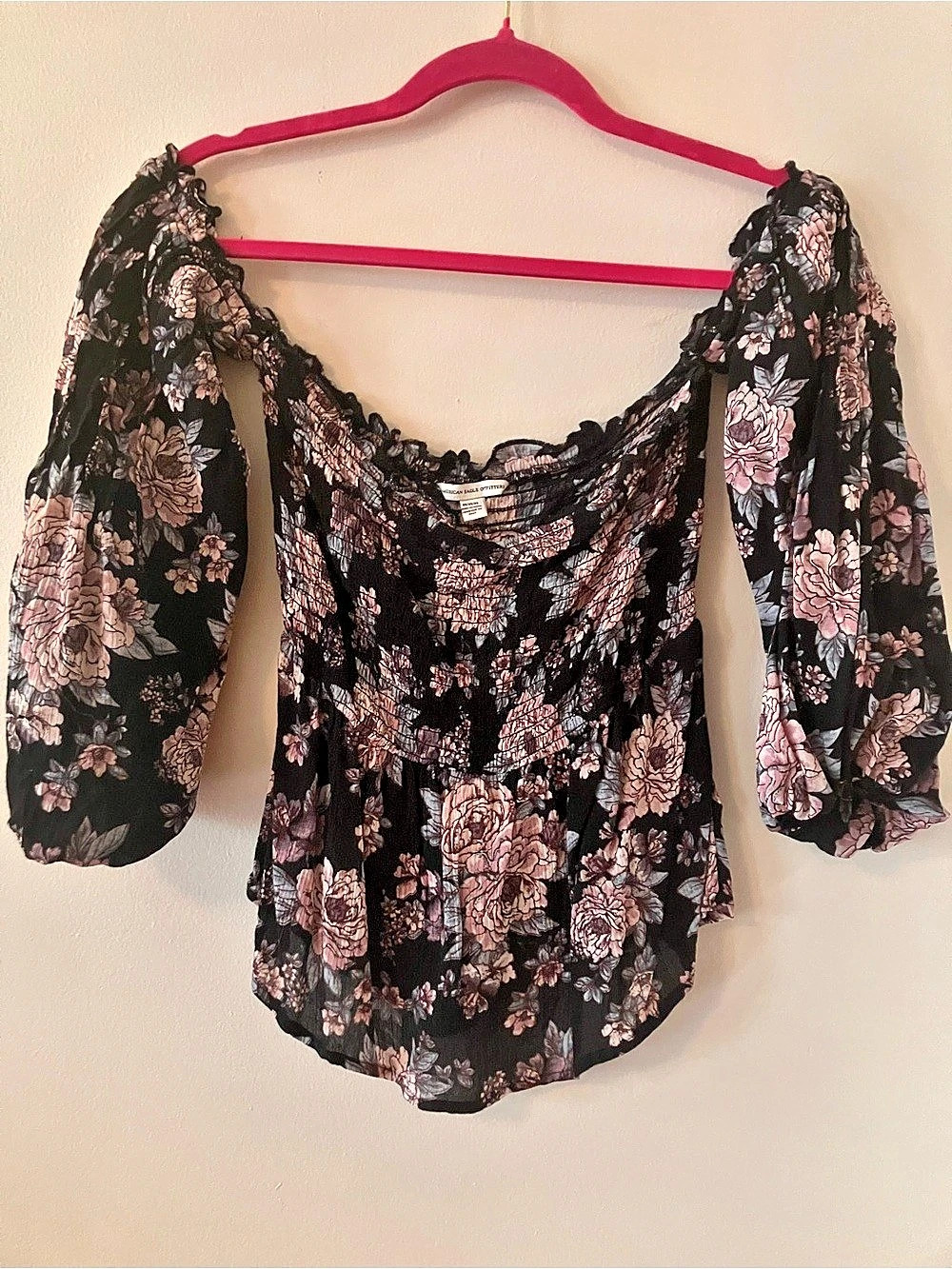 American Eagle Outfitters Floral Blouse in Black & Pink Size Medium Like New